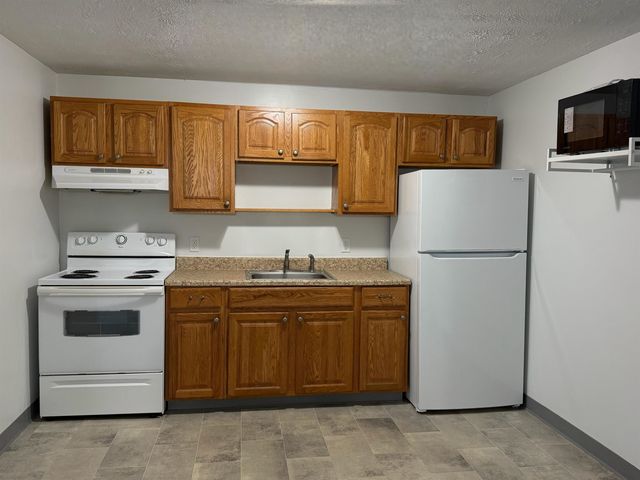 45 Log St Apt 2F, Manchester, NH 03102