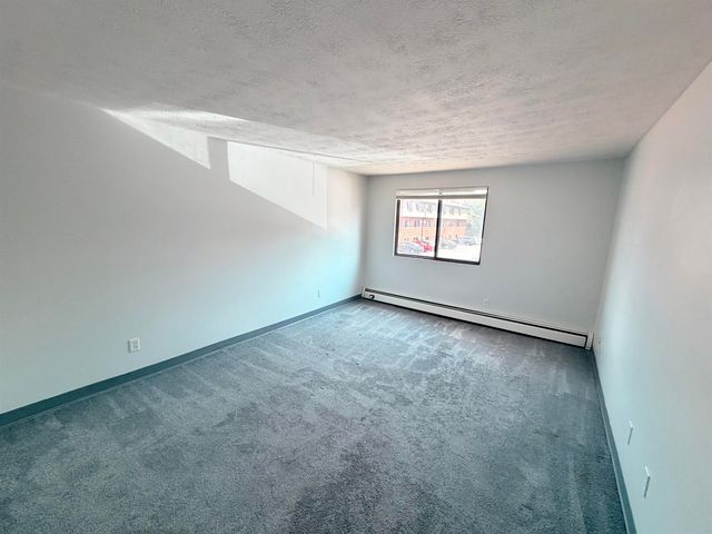 45 Log St Apt 2F, Manchester, NH 03102
