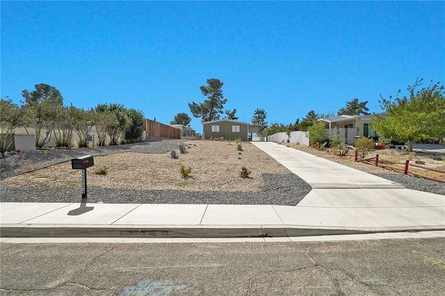 13984 Victoria Dr, Victorville, CA 92395