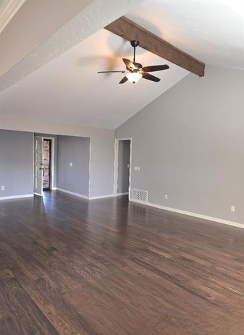 1332 Chimney Hill Road, Yukon, OK 73099