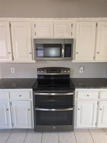 1332 Chimney Hill Road, Yukon, OK 73099