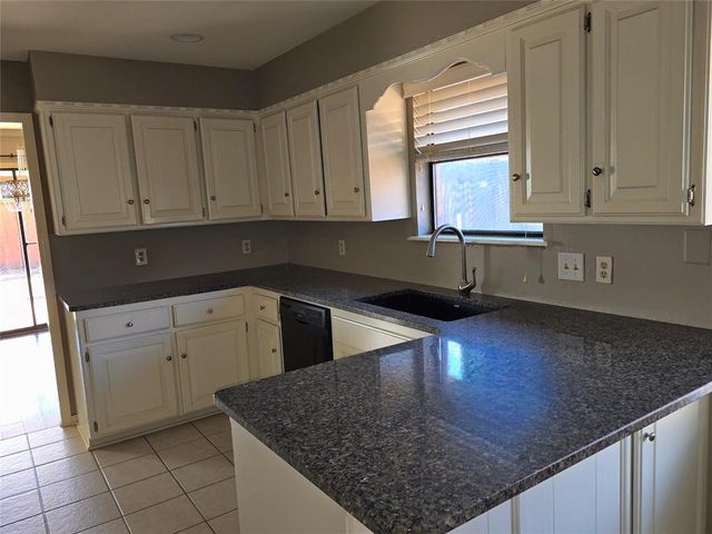 1332 Chimney Hill Road, Yukon, OK 73099