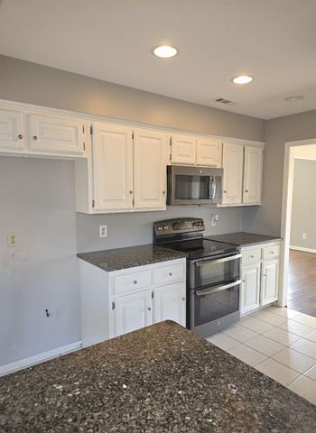 1332 Chimney Hill Road, Yukon, OK 73099