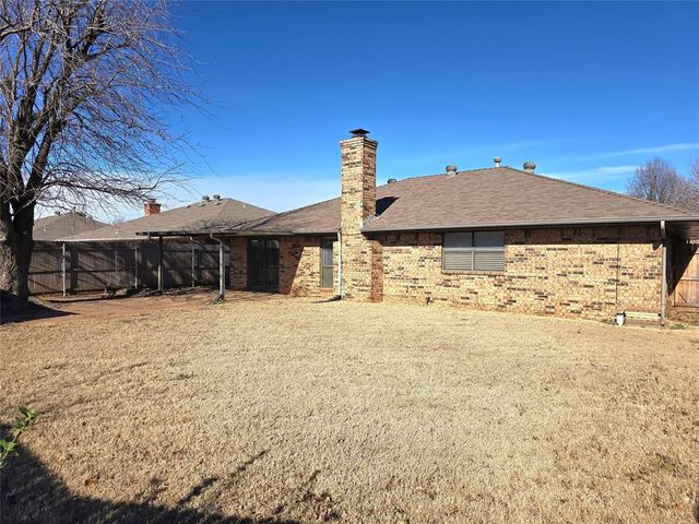 1332 Chimney Hill Road, Yukon, OK 73099