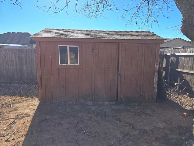 1332 Chimney Hill Road, Yukon, OK 73099