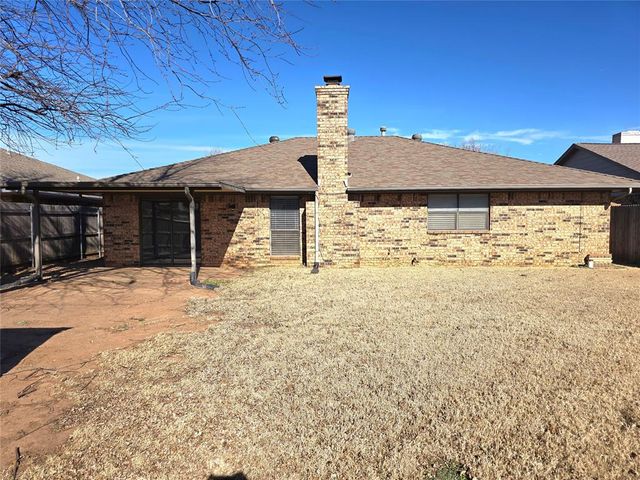 1332 Chimney Hill Road, Yukon, OK 73099