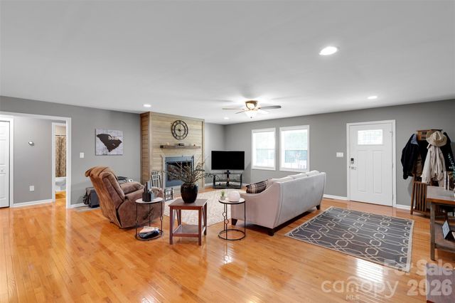 1348 Bryson Creek Drive, Mcconnells, SC 29726