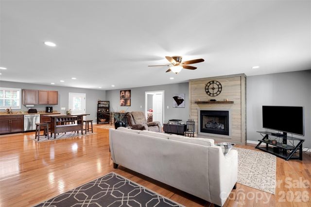 1348 Bryson Creek Drive, Mcconnells, SC 29726