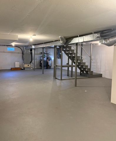 17 Andrew Road, Sagamore Beach, MA 02562