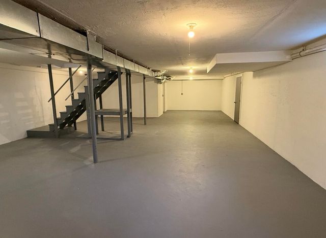 17 Andrew Road, Sagamore Beach, MA 02562