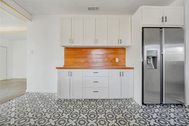 3400 8th Avenue, Fort Worth, TX 76110