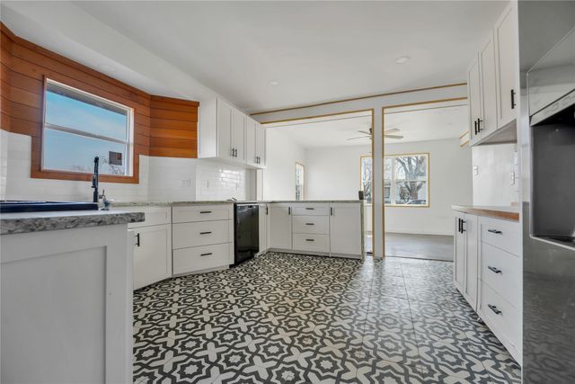 3400 8th Avenue, Fort Worth, TX 76110