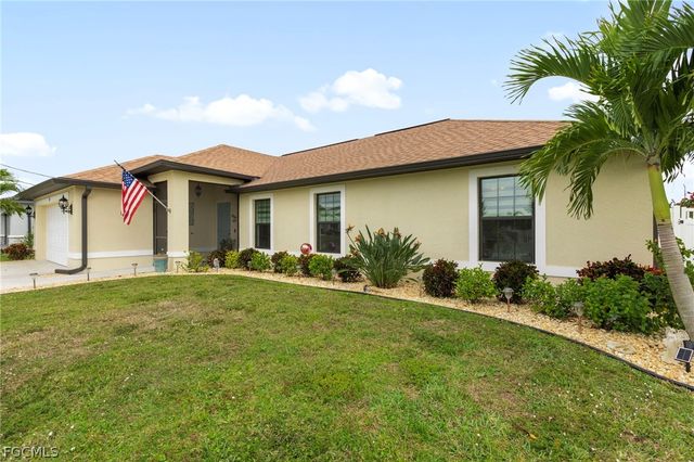 423 NW 7th PL, Cape Coral, FL 33993