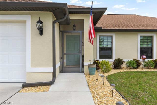 423 NW 7th PL, Cape Coral, FL 33993