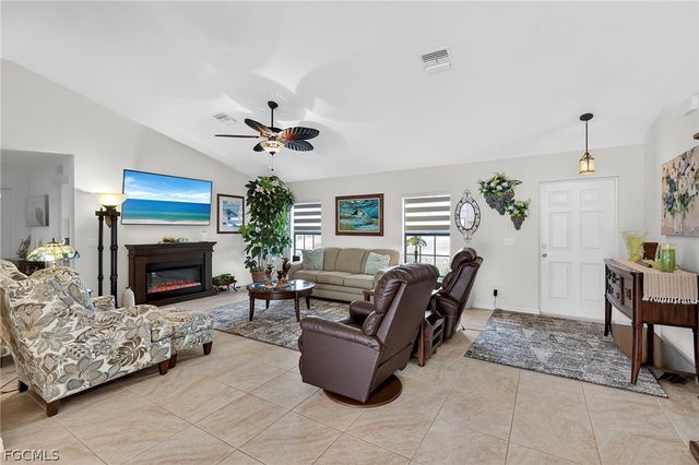 423 NW 7th PL, Cape Coral, FL 33993