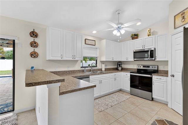 423 NW 7th PL, Cape Coral, FL 33993