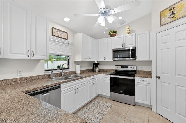 423 NW 7th PL, Cape Coral, FL 33993