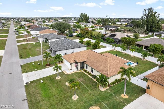 423 NW 7th PL, Cape Coral, FL 33993