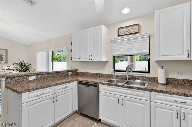 423 NW 7th PL, Cape Coral, FL 33993