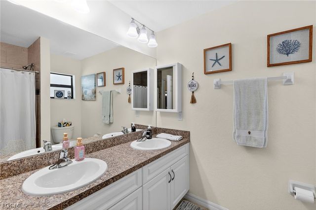 423 NW 7th PL, Cape Coral, FL 33993