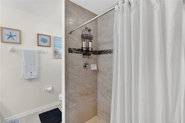 423 NW 7th PL, Cape Coral, FL 33993