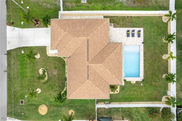 423 NW 7th PL, Cape Coral, FL 33993