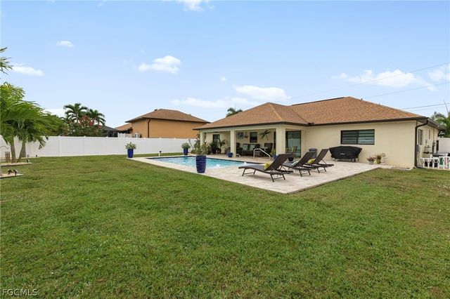 423 NW 7th PL, Cape Coral, FL 33993