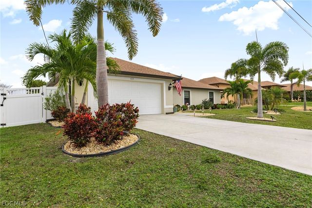 423 NW 7th PL, Cape Coral, FL 33993