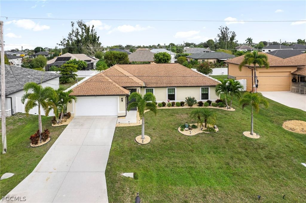 423 NW 7th PL, Cape Coral, FL 33993
