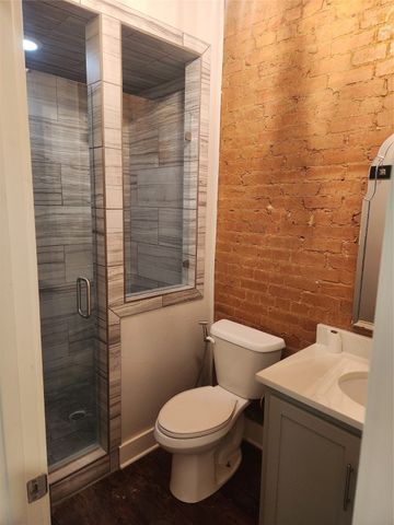 203 N DALLAS Street 203, Ennis, TX 75119