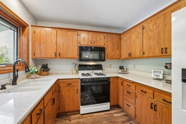 1202 Green Tree ROAD, West Bend, WI 53090