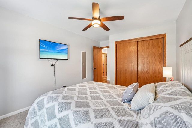 1202 Green Tree ROAD, West Bend, WI 53090