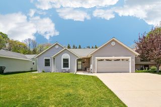 1202 Green Tree ROAD, West Bend, WI 53090