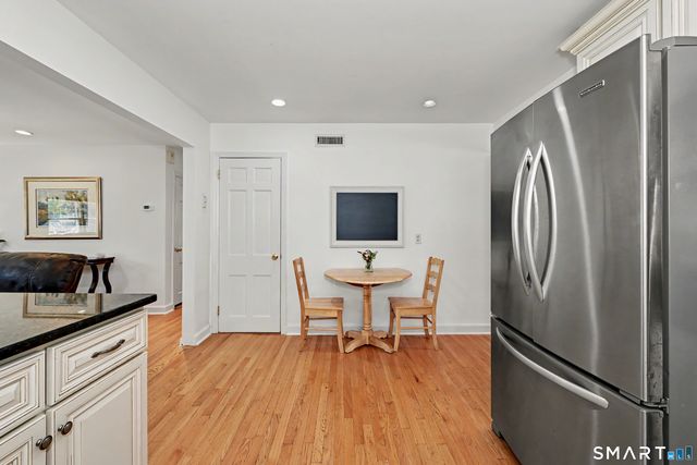 4 Cos Cob Avenue, Greenwich, CT 06807