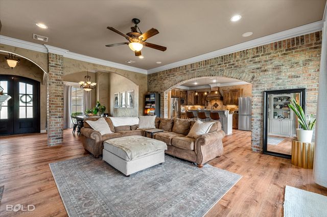 9053 Sundance Lane, Shreveport, LA 71106
