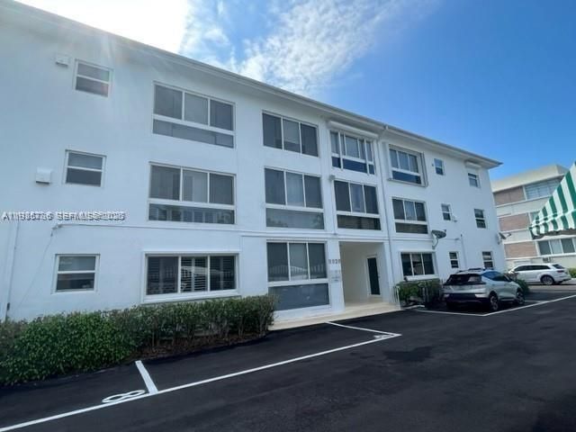 9920 Collins Ave 23, Bal Harbour, FL 33154