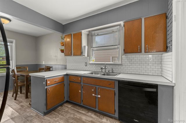 2119 White Avenue, Lincoln Park, MI 48146