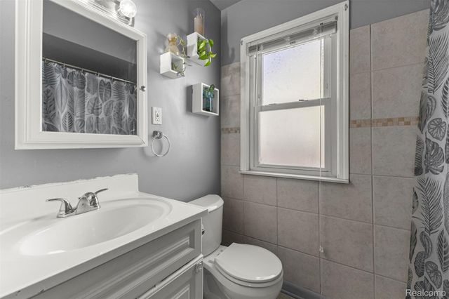 2119 White Avenue, Lincoln Park, MI 48146