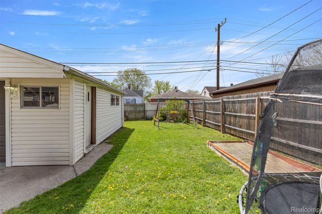 2119 White Avenue, Lincoln Park, MI 48146