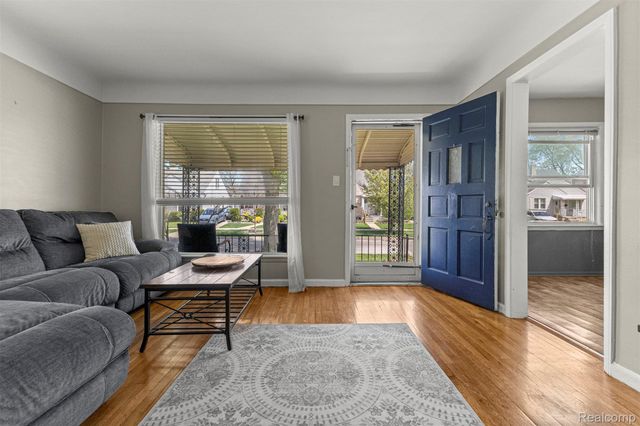 2119 White Avenue, Lincoln Park, MI 48146