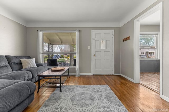 2119 White Avenue, Lincoln Park, MI 48146