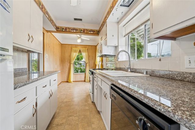 423 Raymond Avenue, Glendale, CA 91201
