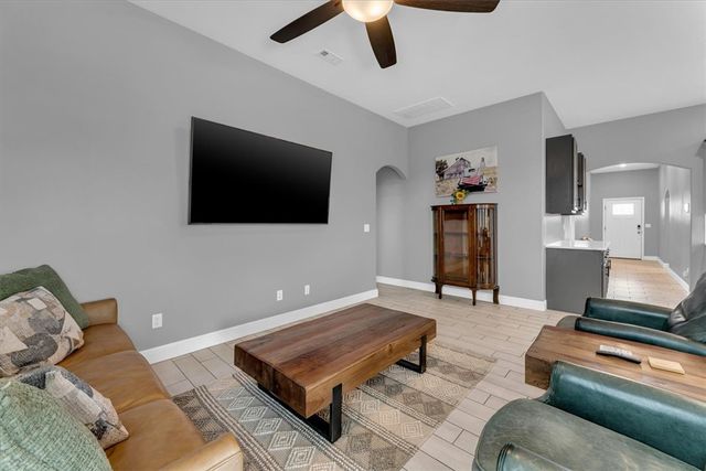 217 Oak Avenue, Gentry, AR 72734