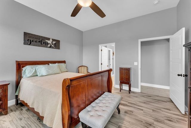 217 Oak Avenue, Gentry, AR 72734