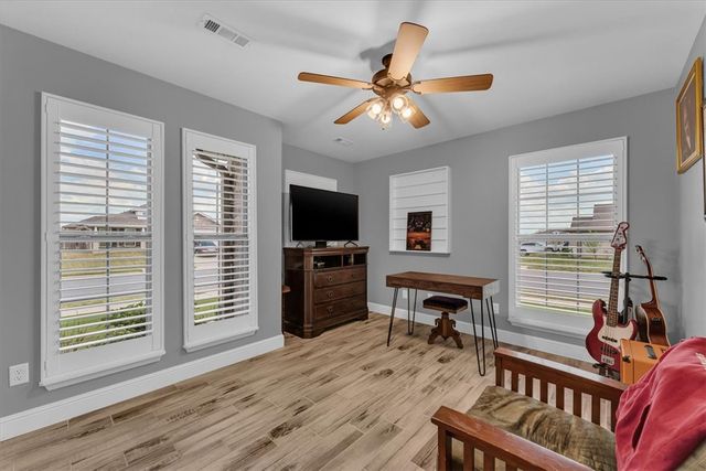217 Oak Avenue, Gentry, AR 72734