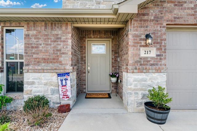 217 Oak Avenue, Gentry, AR 72734