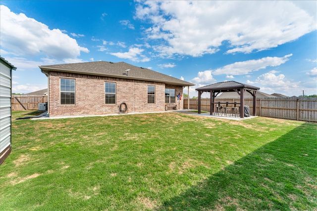217 Oak Avenue, Gentry, AR 72734