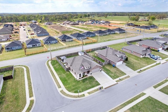 217 Oak Avenue, Gentry, AR 72734