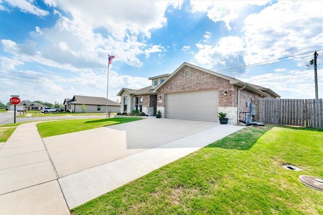 217 Oak Avenue, Gentry, AR 72734