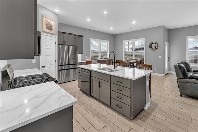 217 Oak Avenue, Gentry, AR 72734